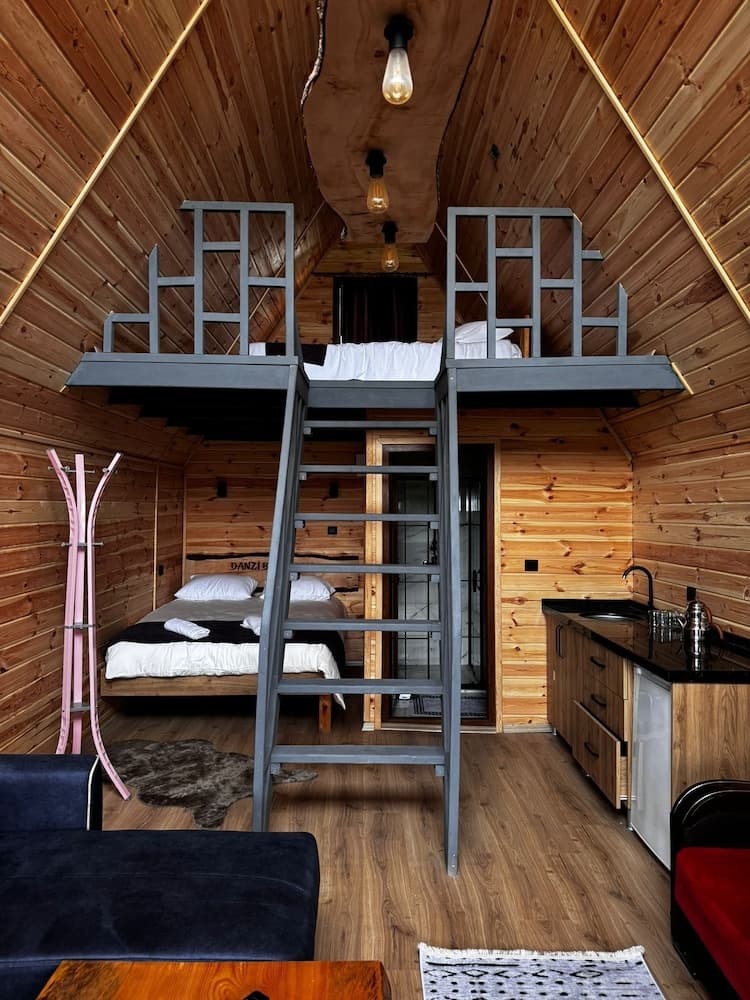 Danzona Bungalov, Pazar, photo 3