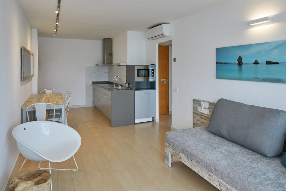 Playa Bella Beach Apartments, Sant Josep de sa Talaia, photo 2