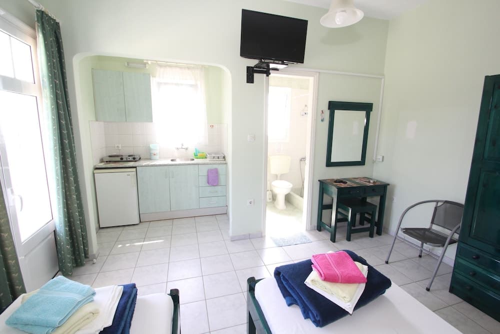 Pelagos Studios by Frangki, Aegina, photo 5