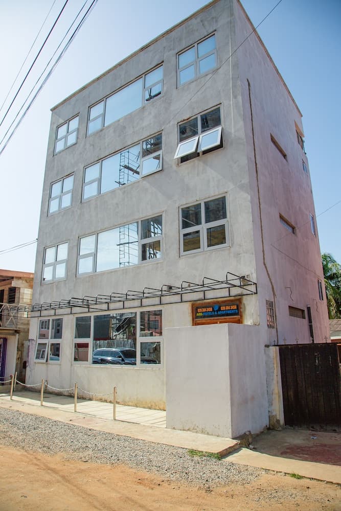 Ark Hotel and Apartments, Accra