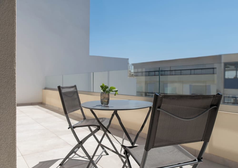 Nuvia UrbanStay Piraeus Apartments, Piraeus, photo 2