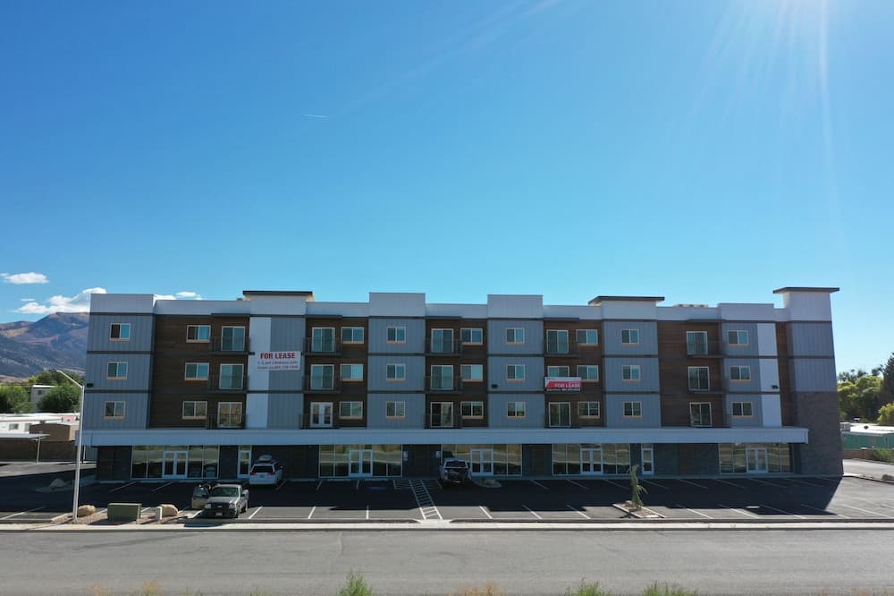 Nordic Pointe, Ephraim