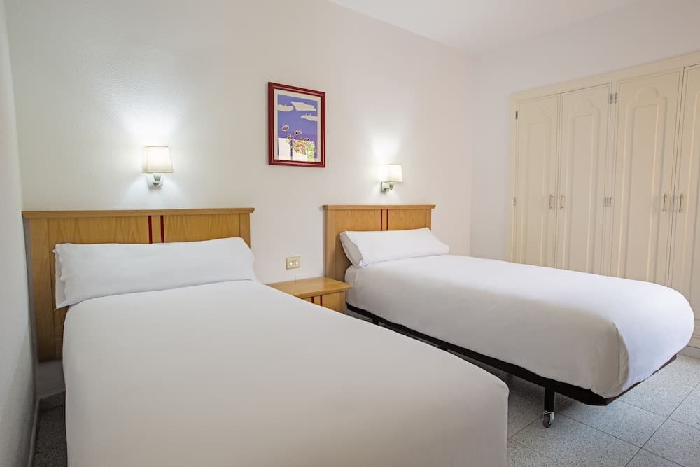 Apartamentos LIVVO Koala Garden, San Bartolomé de Tirajana, photo 2