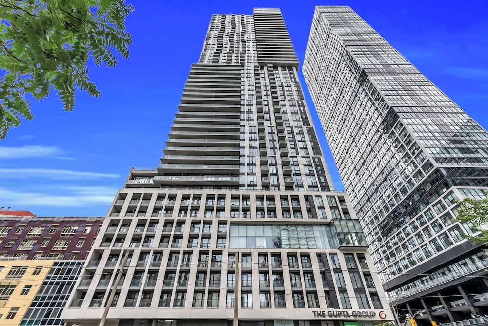 Toronto skyline suites, Toronto