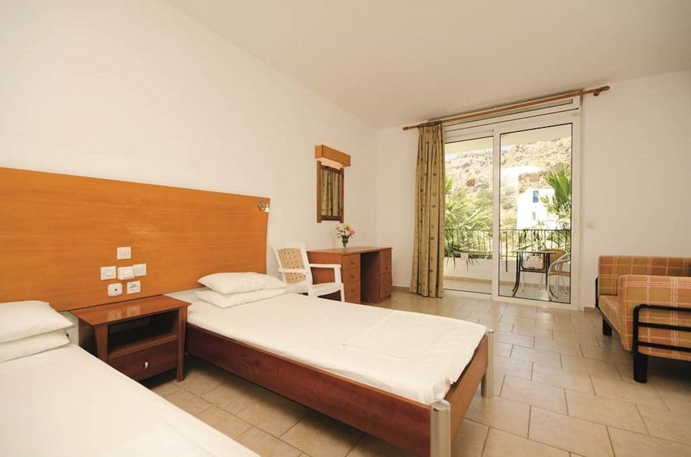 Coliseum Studios & Apartments, Rhodes, photo 4