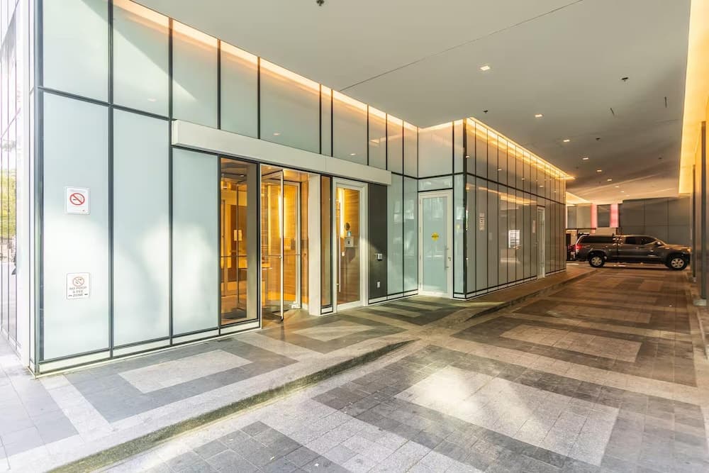 Union and Front Suites, Toronto, photo 5