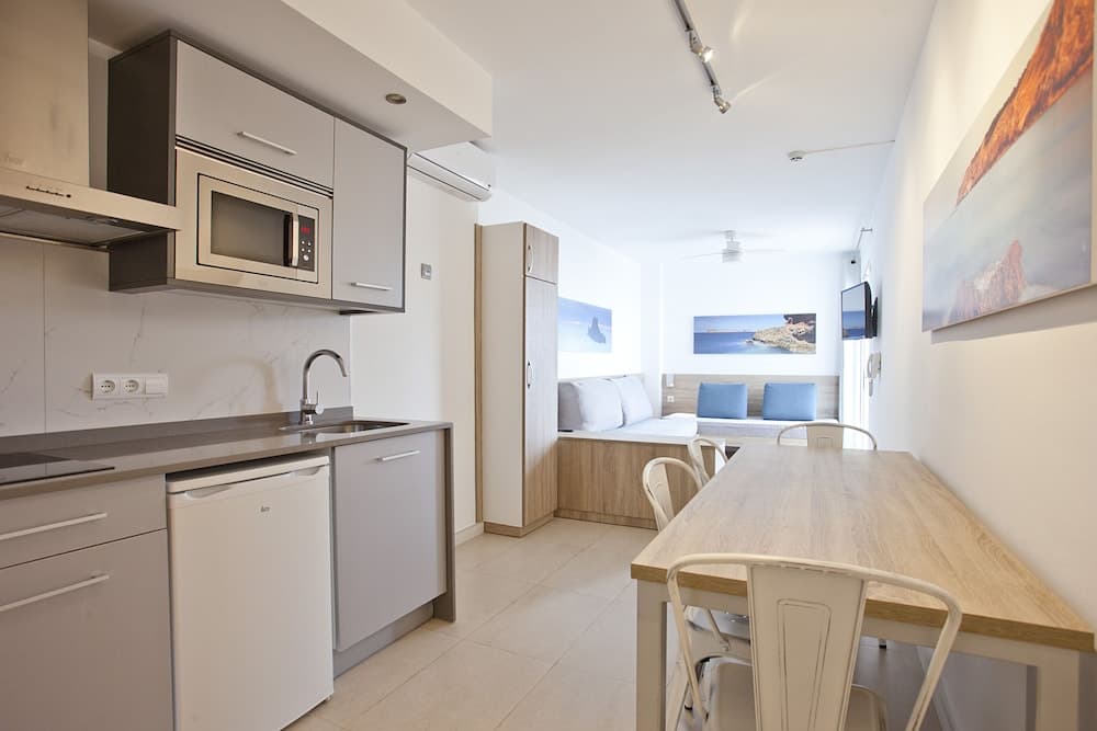 Playa Bella Beach Apartments, Sant Josep de sa Talaia, photo 3