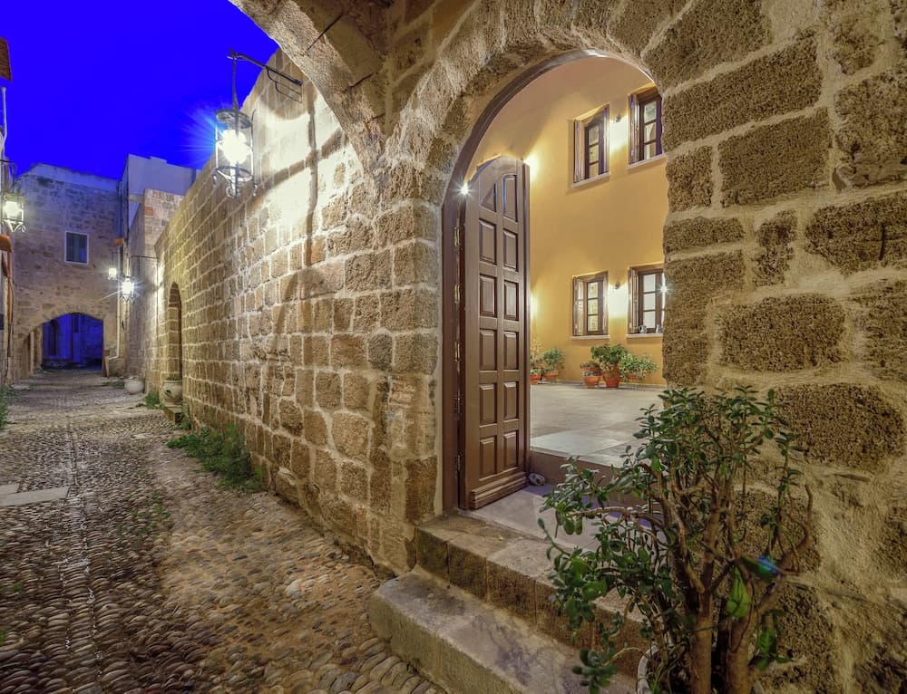 SPANISH KNIGHTS INN, Rhodes
