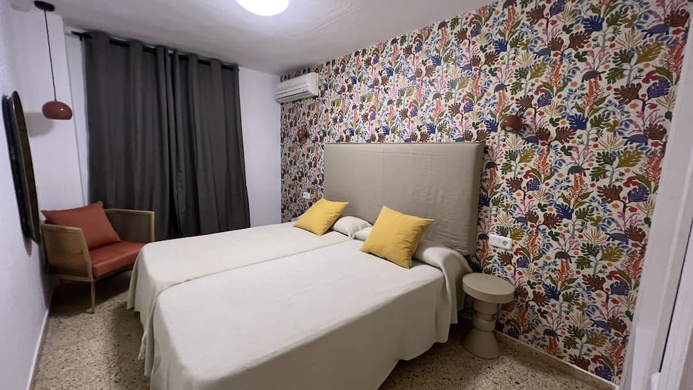 Poniente Playa Aparthotel, Sant Antoni de Portmany, photo 4