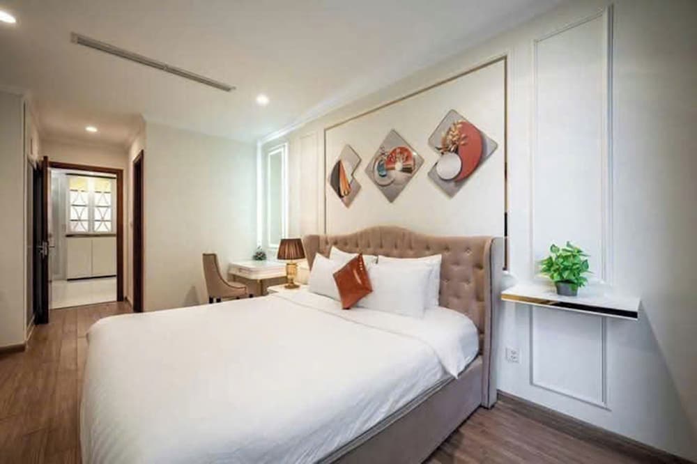 Emily Hallmark Luxury Ho Chi Minh City, photo 2