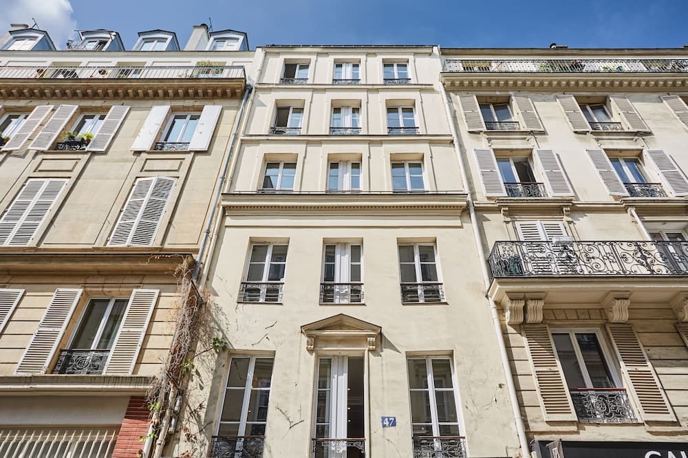Building at Apart Hotel Centre de Paris by Studio prestige
