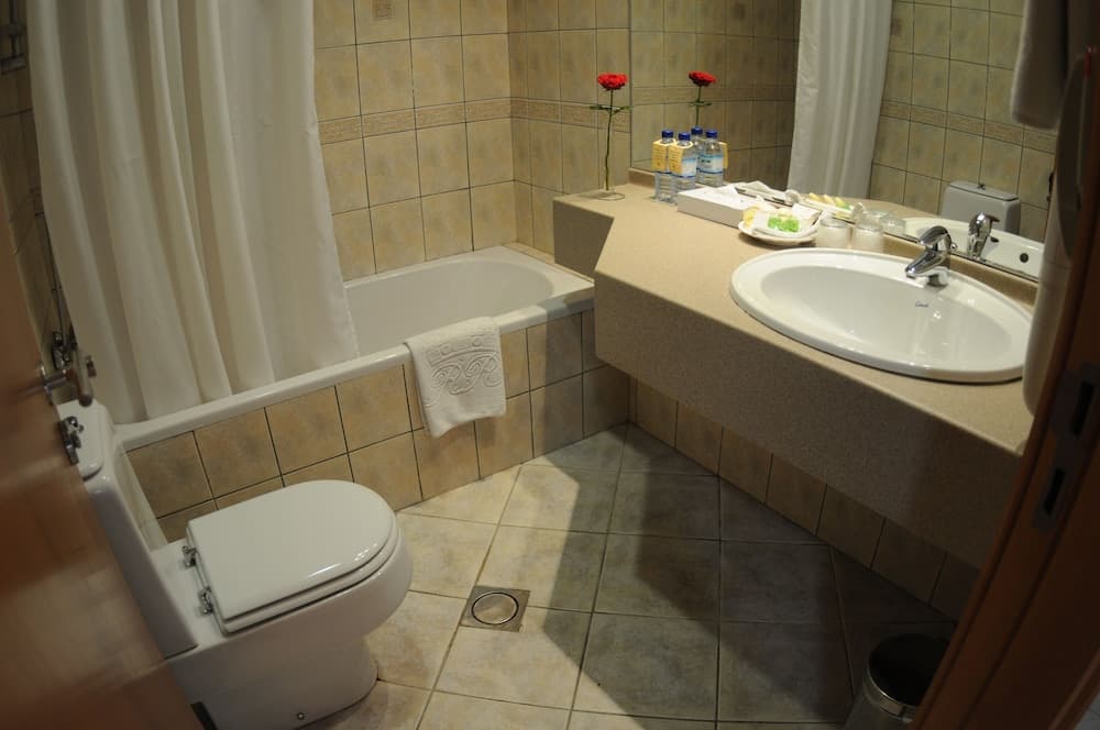 Uptown Hotel Apartments Abu Dhabi by Gewan, Abu Dhabi, photo 3