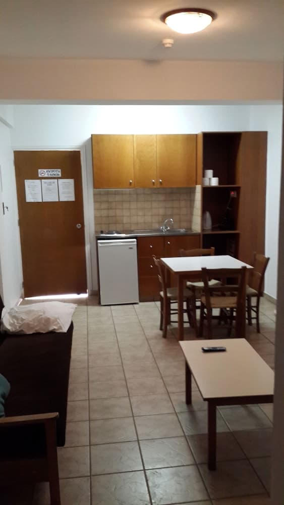 Captain Karas Holiday Apartments, Paralimni, photo 6