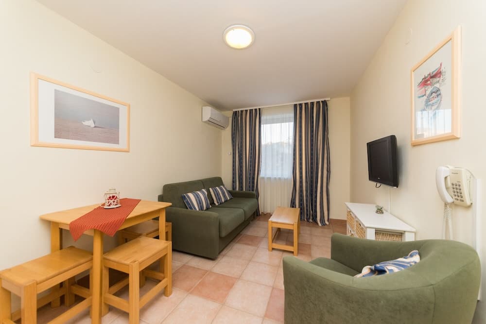 Aparthotel Roccia, Novigrad, photo 5