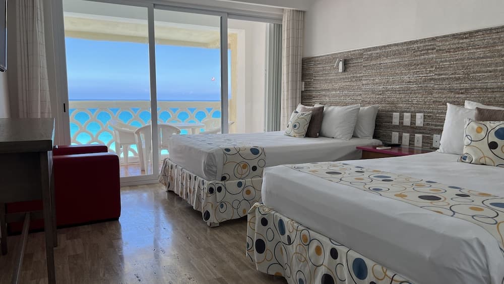 Beach and Ocean Front Apartments 1, Cancun, photo 6