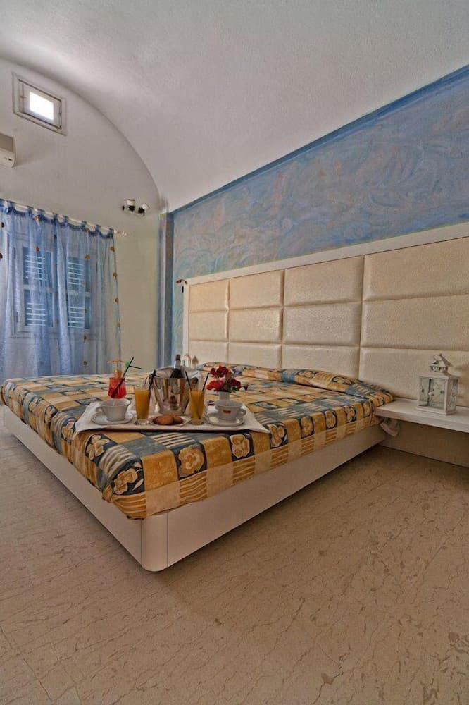 Sellada Apartments, Santorini, photo 2