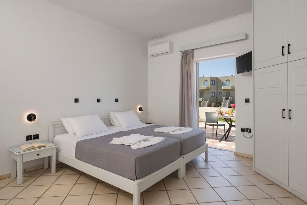 Caretta Beach, Platanias, photo 6