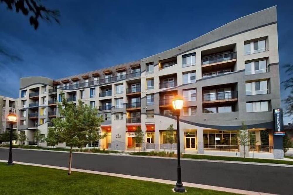 Oakwood at Broadstone Cherry Creek, Denver