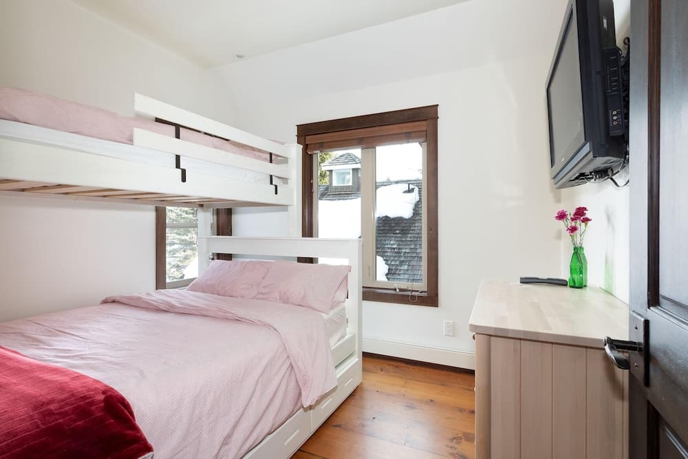 8166a Suite Nicklaus North, Whistler, photo 3