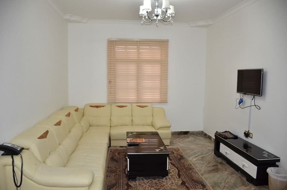 ROYAL SUITE HOTEL APARTMENTS, Saham, photo 3
