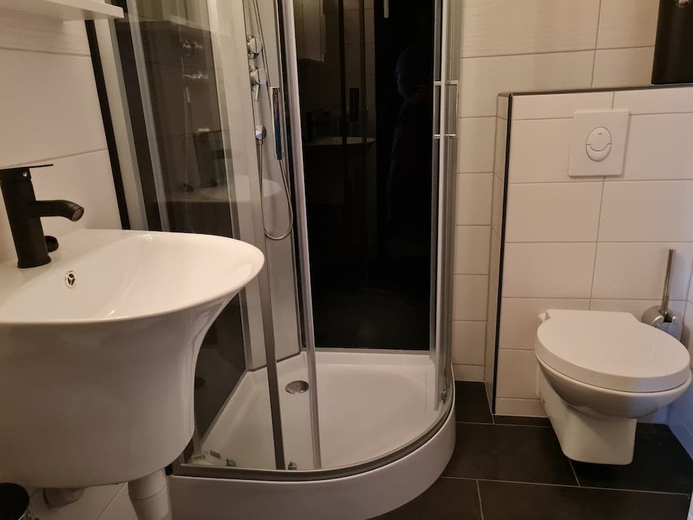 Bathroom at Gasthaus Paula Appartement