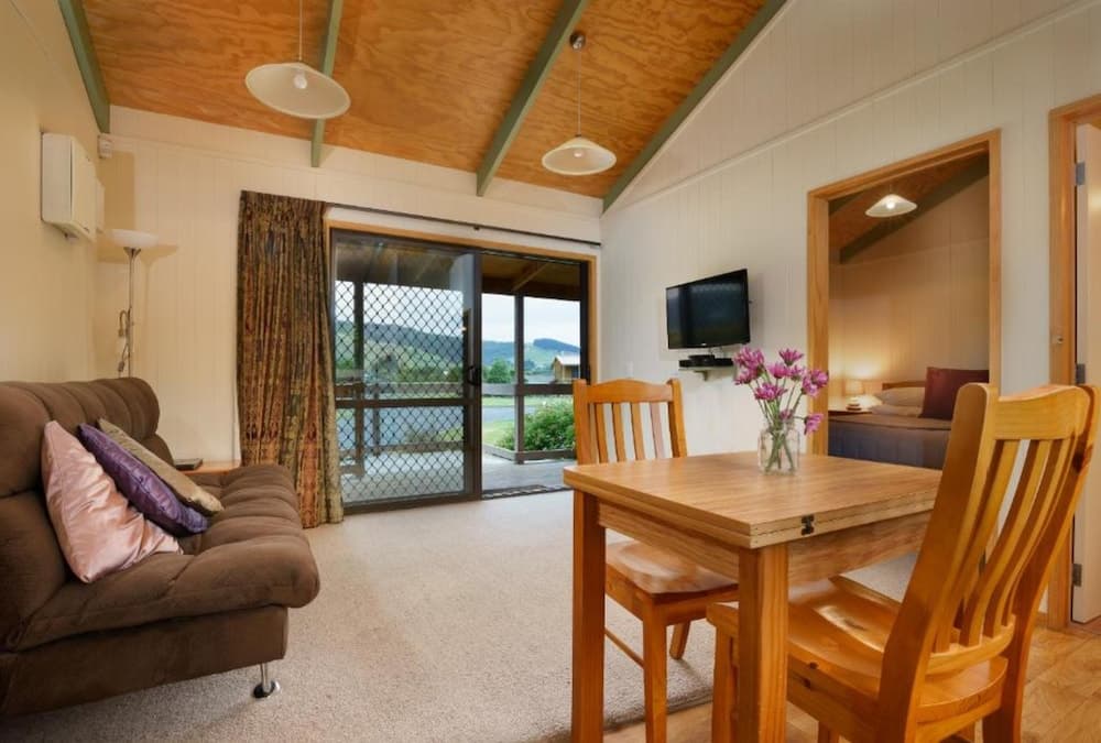 Longbourne Lodge, Mosgiel, photo 2
