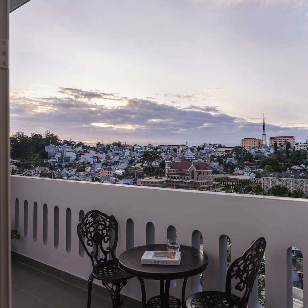 CandlePine Suites, Da Lat, photo 3