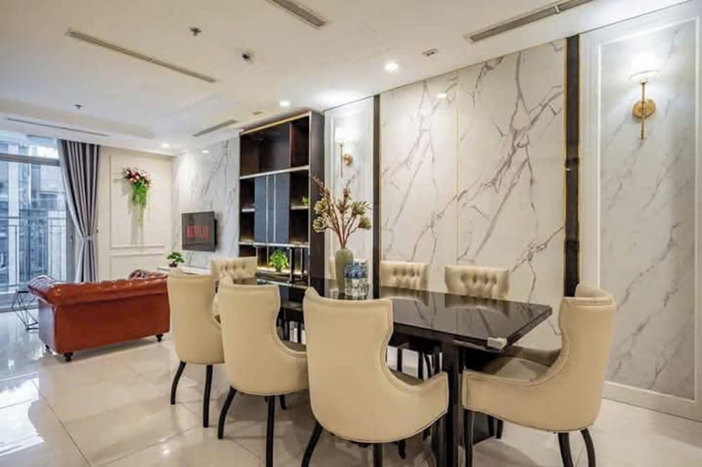 Emily Hallmark Luxury Ho Chi Minh City, photo 3