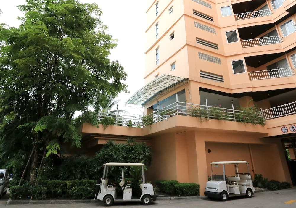 J - Town Serviced Apartments, Si Racha