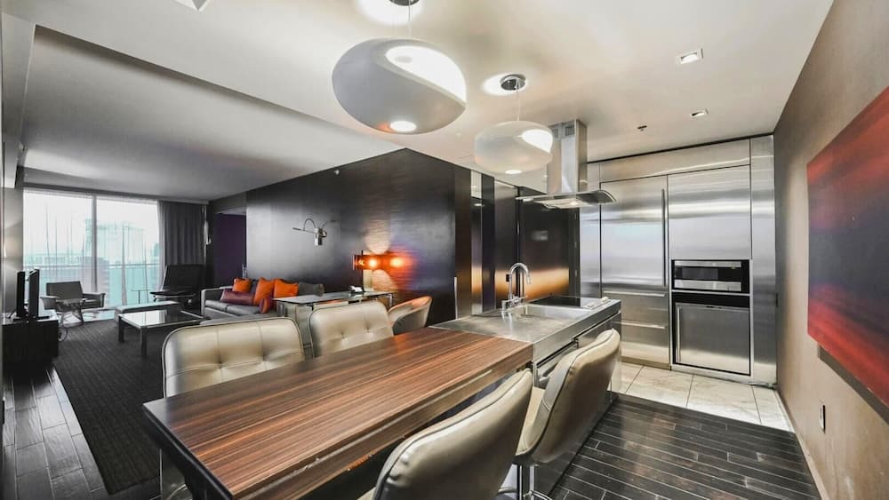 One Bedroom | 1.5 Baths & Living Room | Jet Tub – Palms Place StripSuite, Las Vegas, photo 5