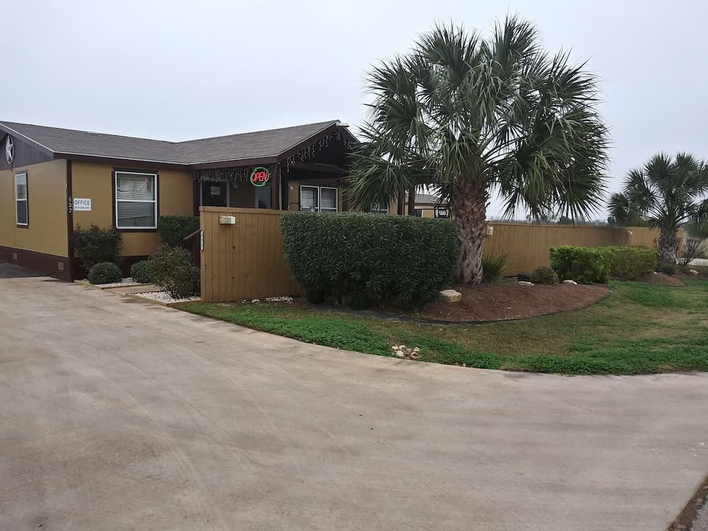 Cotulla Homes, Cotulla
