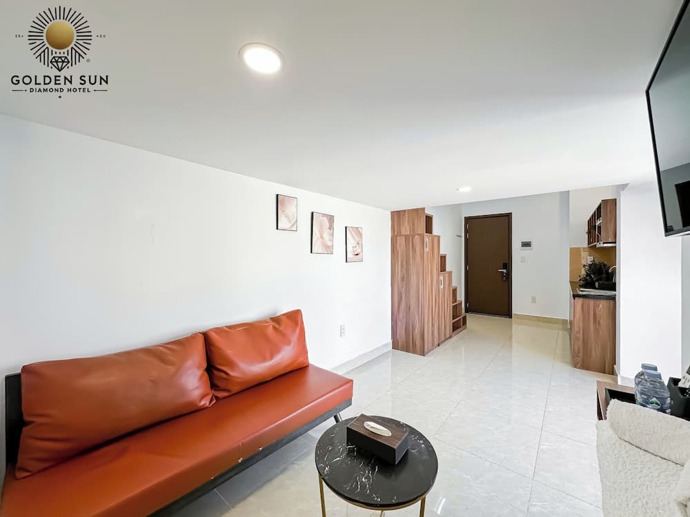Golden Sun Apartments 7, photo 2