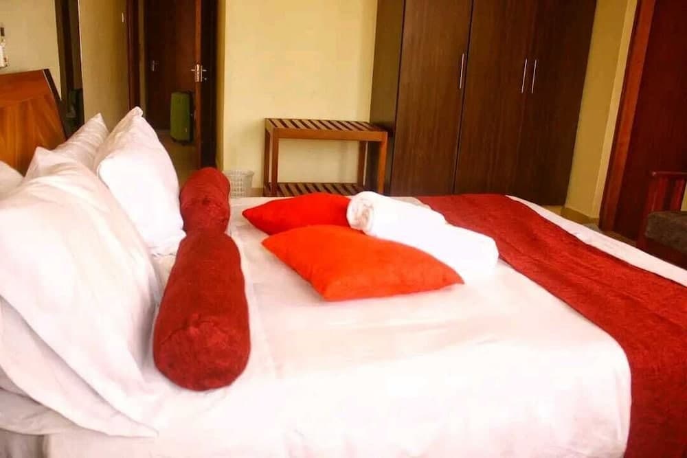 Lux Suites Impala Holiday Apartments, Mombasa, photo 4