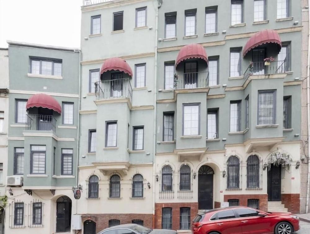 Red Tent Suite 84, Istanbul