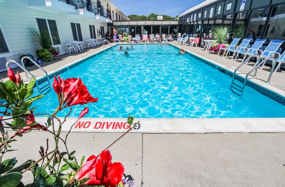 Holly Tree Resort, West Yarmouth, photo 2
