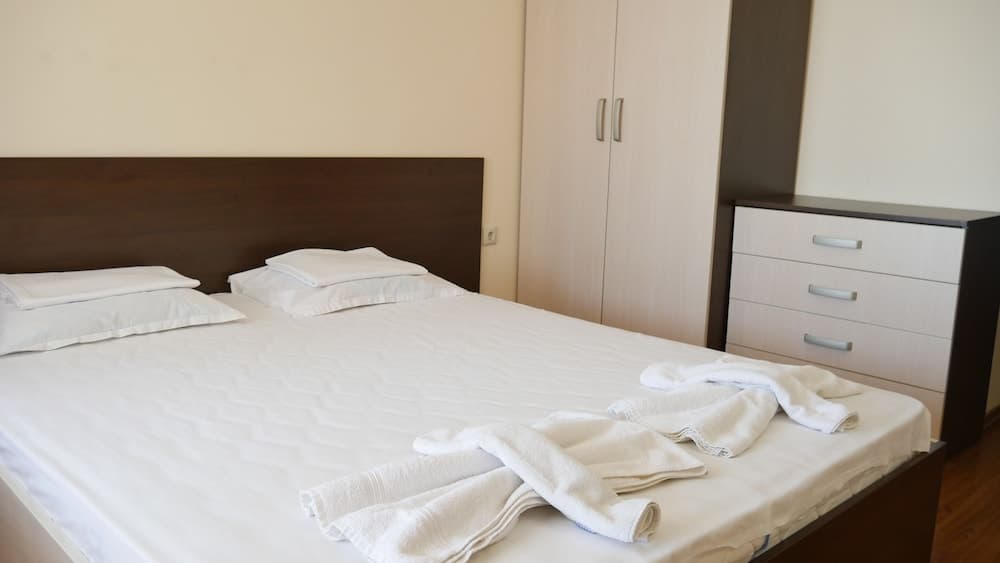 Sea View Rental Front Beach, Golden Sands, photo 5