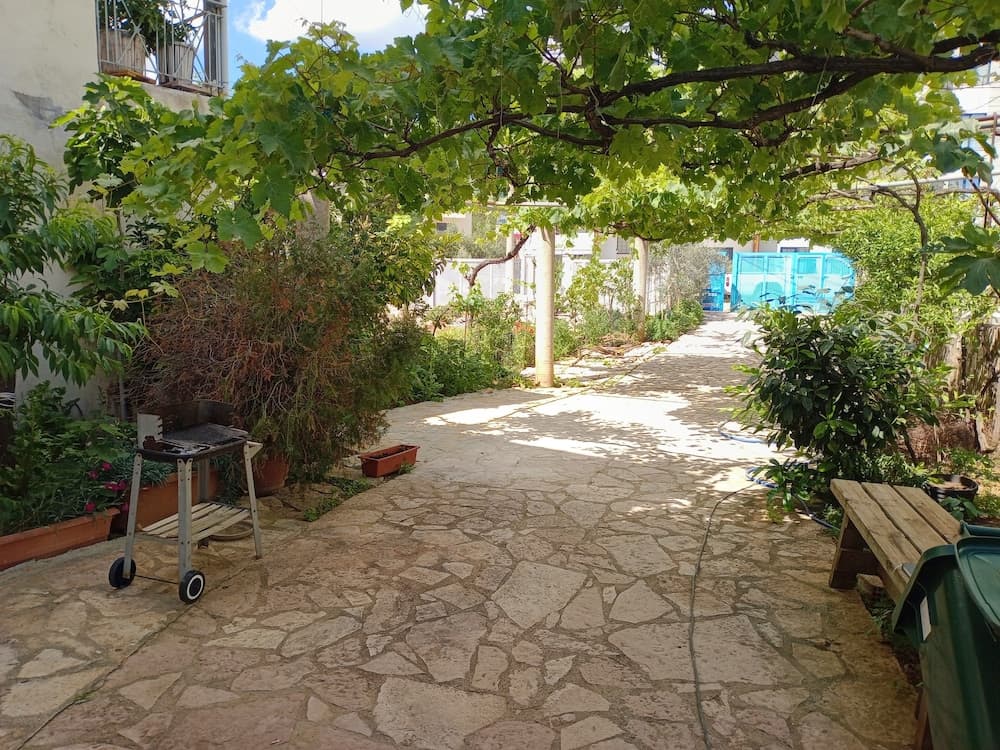 Magic Ionian Apartments & Rooms, Himarë