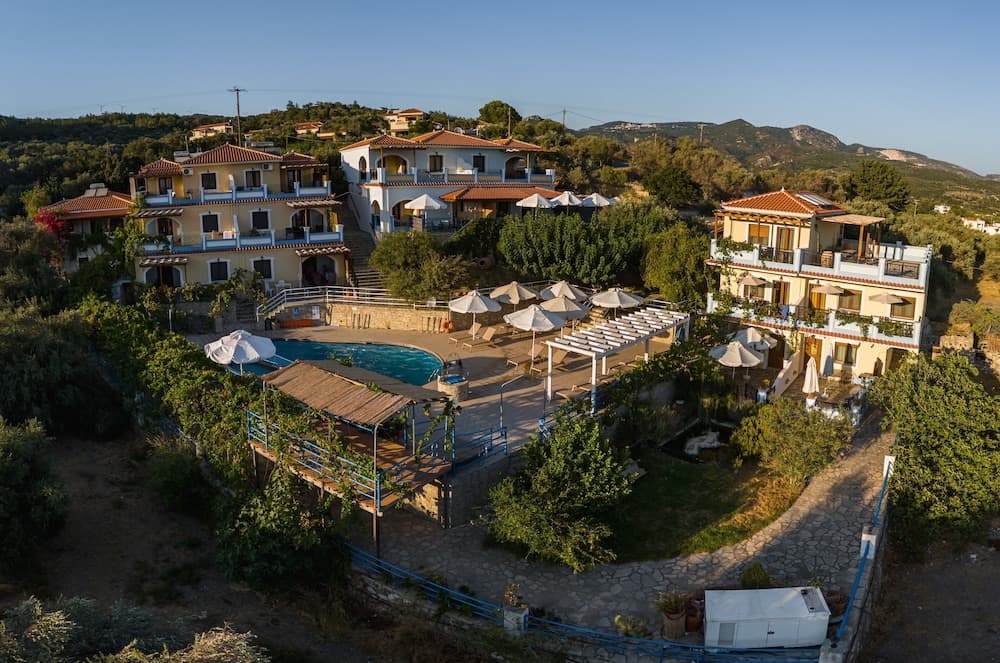 Pantheon Apartments & Studios, Samos