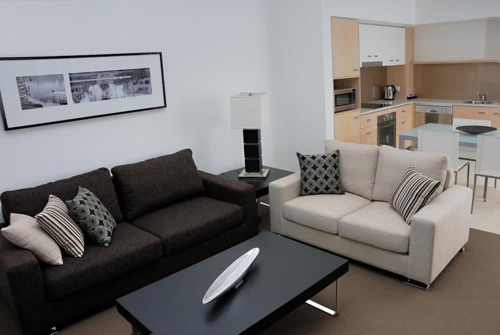 Chancellor Executive Apartments, Varsity Lakes, photo 6