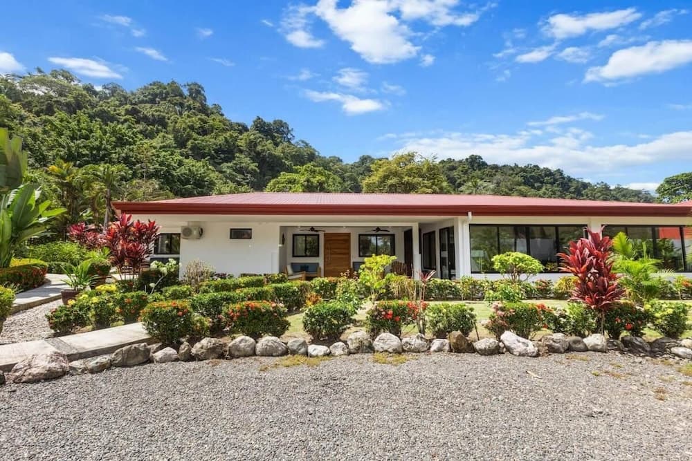 Macaw Beachfront Retreat, Jaco, photo 5