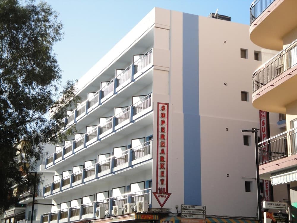 The Blue Apartments by Ibiza Feeling - Adult Only, Sant Antoni de Portmany
