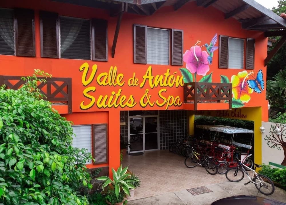 Valle de Antòn Suites, El Valle de Anton
