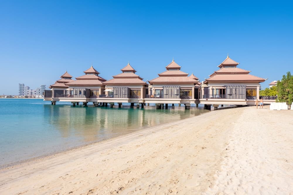 Ultra Luxury Palm - Mina Azizi Beachfront - Private Beach and Pool, Dubai