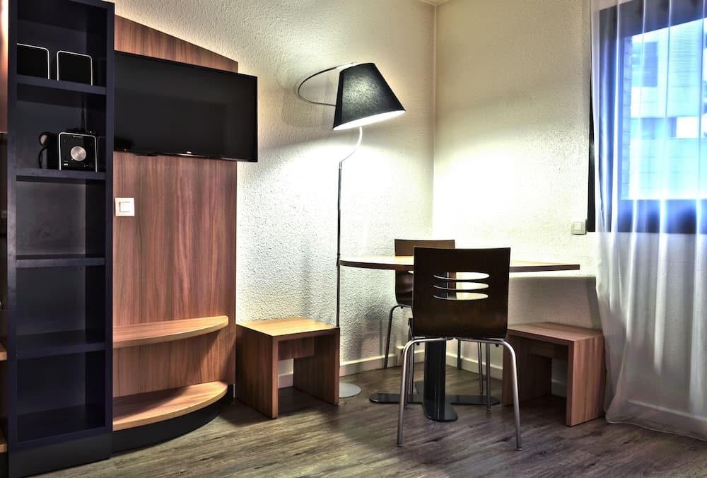 Art Hotel Paris Est, Pantin, photo 5