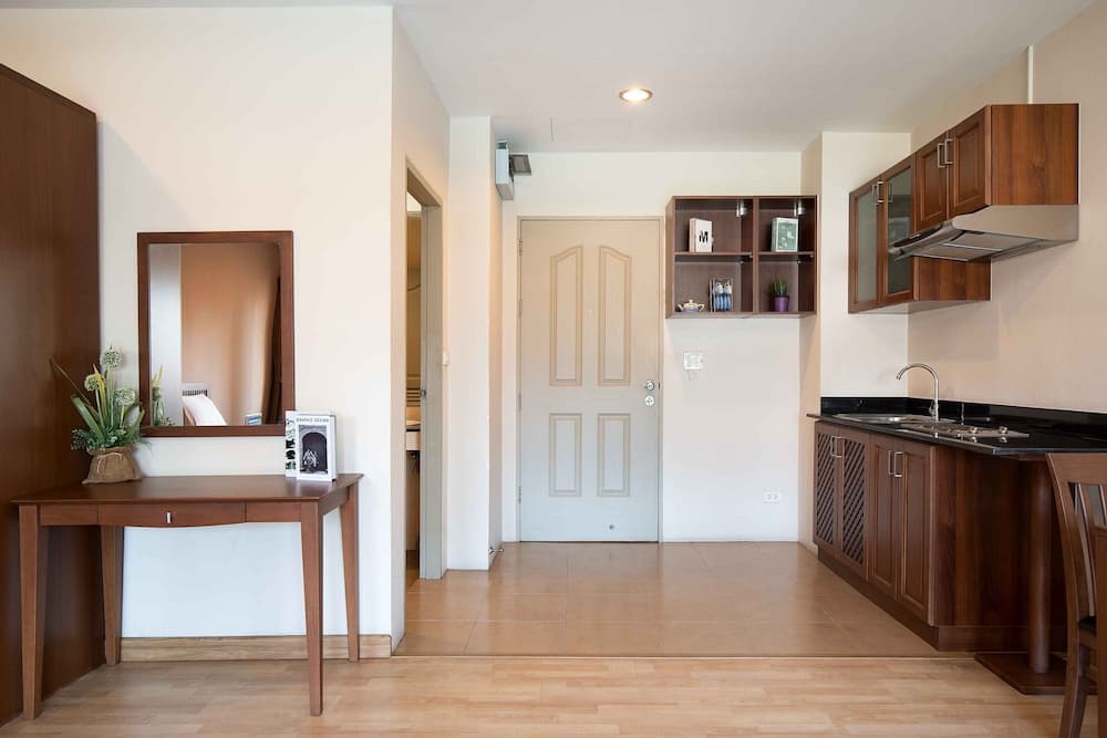 181 Ekkamai Apartment, Bangkok, photo 6