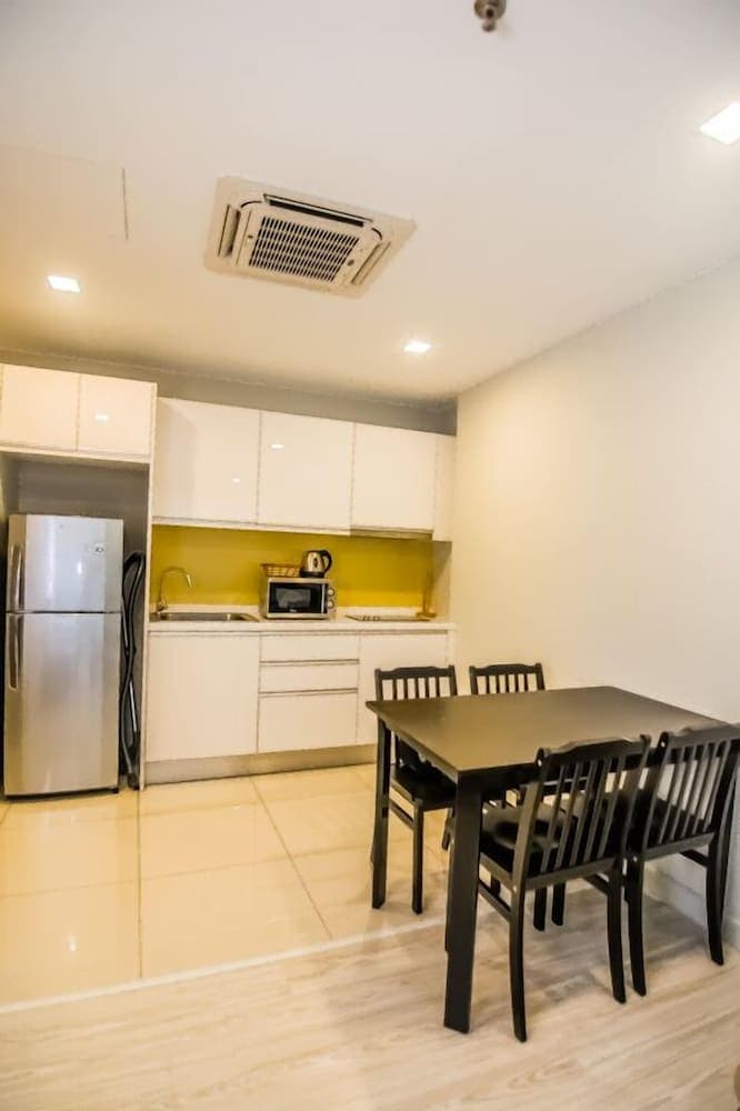 Marina Travellers Suite SKY Karamunsing, Kota Kinabalu, photo 6