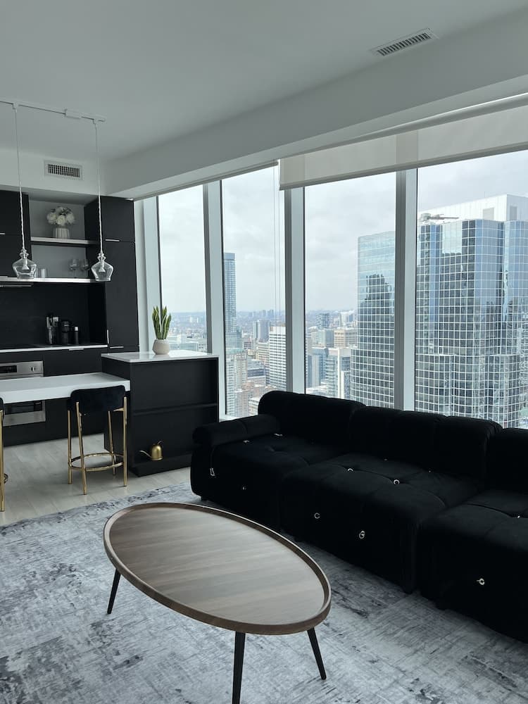 Adastay Suites Toronto, Toronto