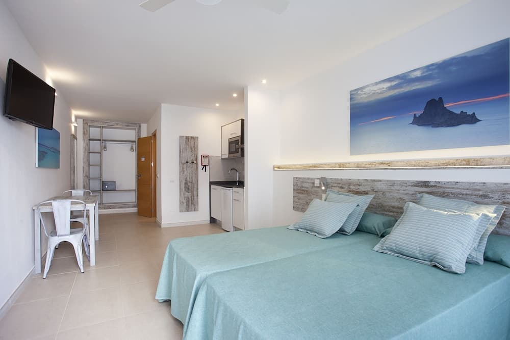 Playa Bella Beach Apartments, Sant Josep de sa Talaia