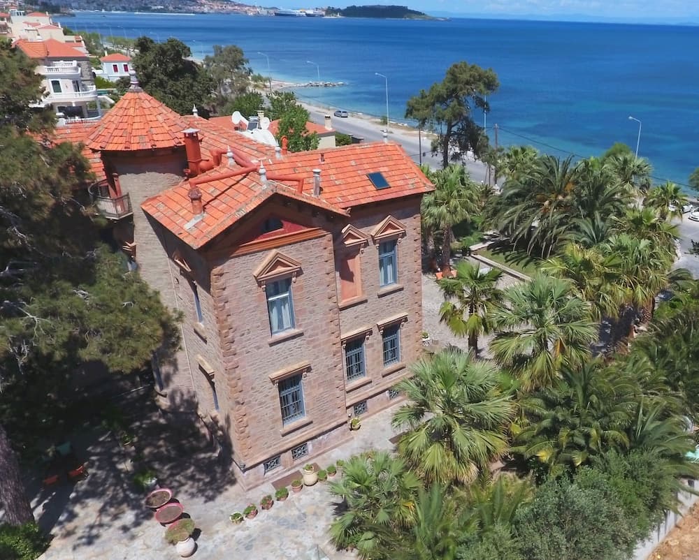 The Loriet, Lesvos