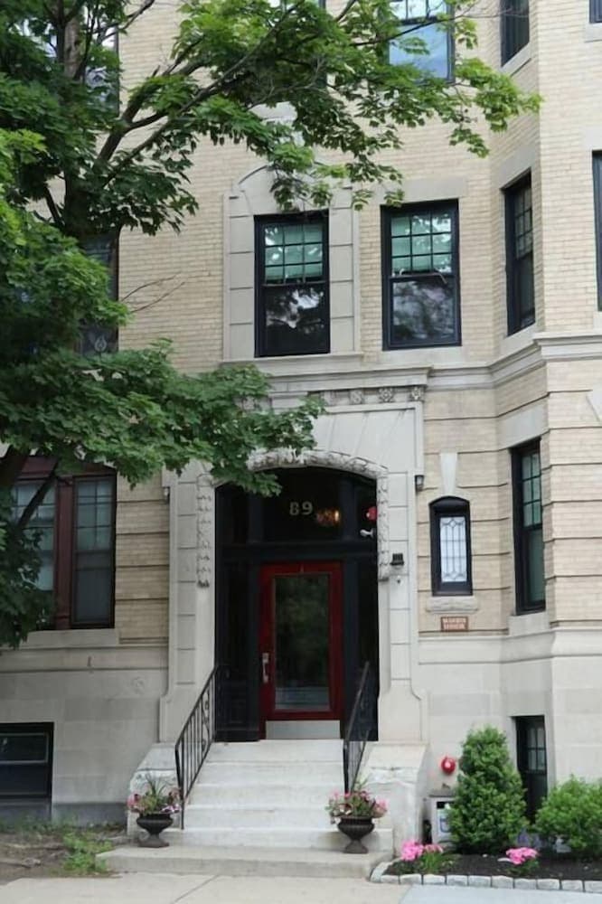 Maverick Suites at 89 Marion, Brookline